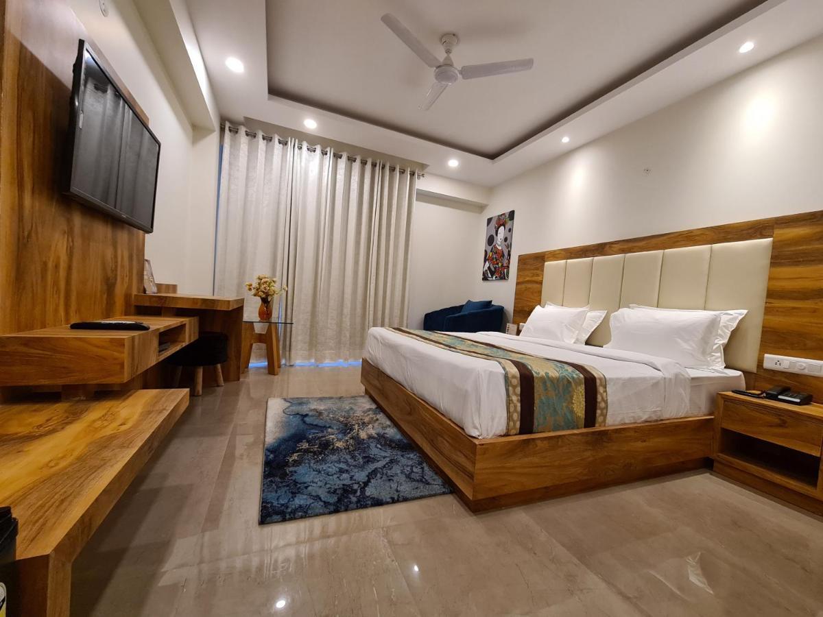 Hotel Golf View Sakura-Golf Course Road คูร์เคาน์ ภายนอก รูปภาพ