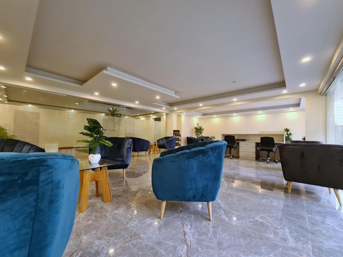 Hotel Golf View Sakura-Golf Course Road คูร์เคาน์ ภายนอก รูปภาพ