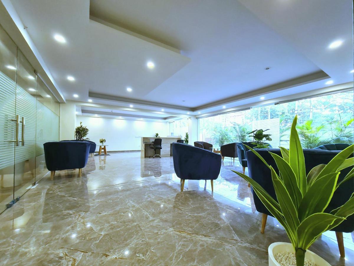 Hotel Golf View Sakura-Golf Course Road คูร์เคาน์ ภายนอก รูปภาพ
