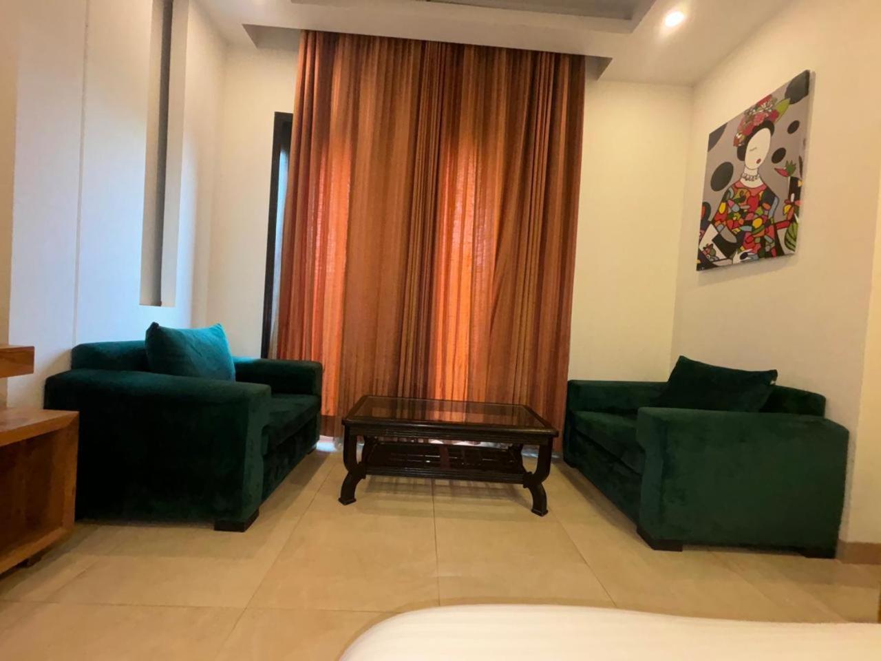 Hotel Golf View Sakura-Golf Course Road คูร์เคาน์ ภายนอก รูปภาพ